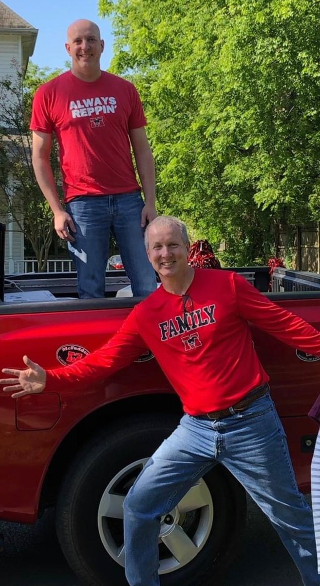 AndyRoach8's tweet photo. Happy Principal’s Day to the Best!  @MES_Mustangs https://t.co/GPJPFQDZqa