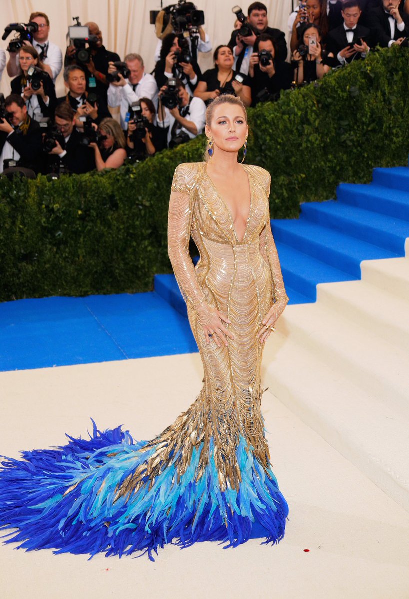 Weahawks_'s tweet photo. She is matching the carpet in every picture. She is the moment.
#MetGala  #MetGala2022 https://t.co/itHr7OpIUF