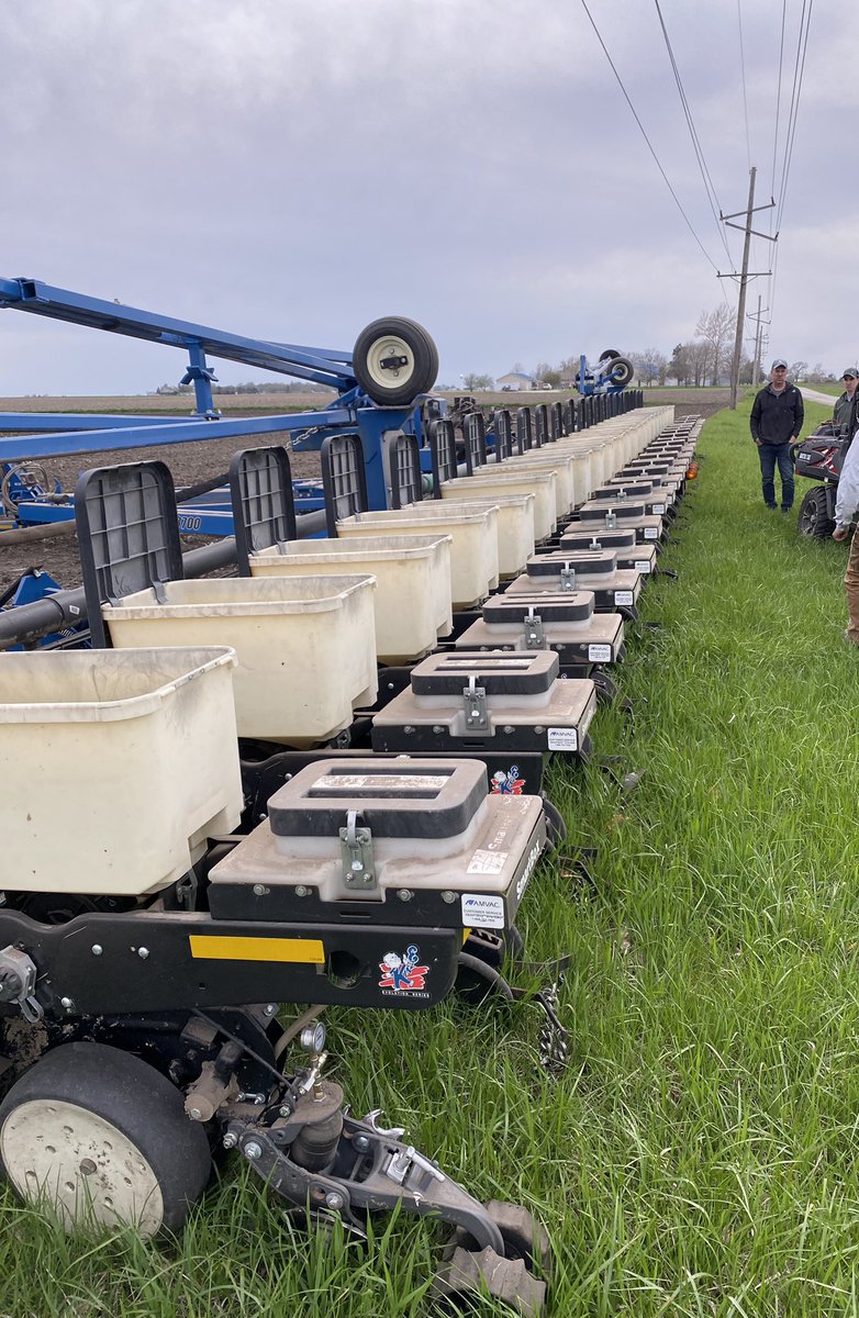 May 2nd, 2022. Two <a href="/ChannelSeed/">Channel Seed</a> #ShortCorn trials planted in Northern IL. Groundbreakers in ‘23 &amp; Launch in ‘24! Appreciate the breeders, research colleagues, and commercial teams <a href="/Bayer4Crops/">Bayer | Crop Science</a> for all their work behind the scenes. <a href="/ChannelSeedNIL/">Channel N. Illinois</a> #Bayer4IL <a href="/ty_barten/">Short Corn OG</a>