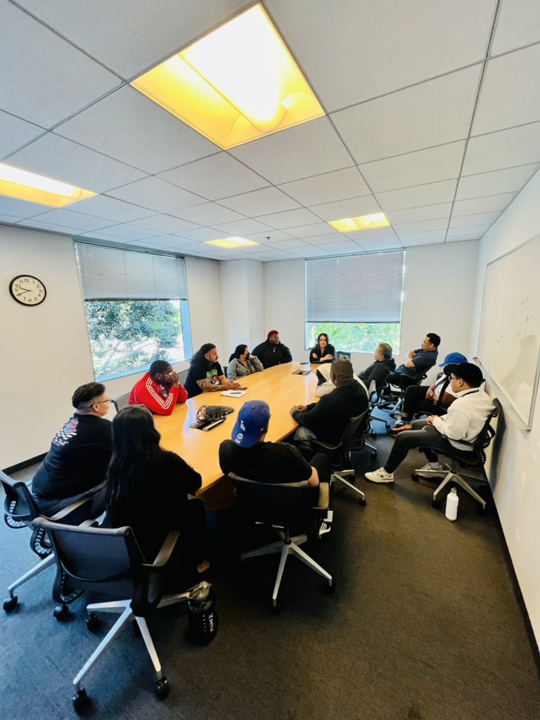 AliGalarpe's tweet photo. Glad to meet new talents today. Theyโll be in great hands with your leadership @Candace_m77 . @CerritosPride future is bright! Fun @ATT
@KathyValladare8 @LatricebMSS @DanaColemanWil1
#guinning #lifeatatt #cerritospride #globalambassadorprogram2022 https://t.co/wEgy6tXLvT