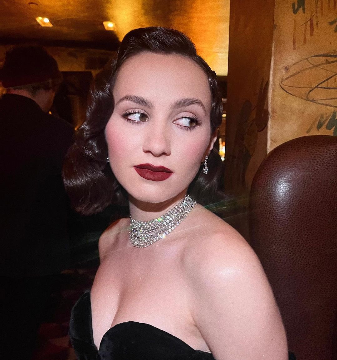 maudefiles's tweet photo. maude apatow by kelsey deenihan https://t.co/rKNSuuVTuV