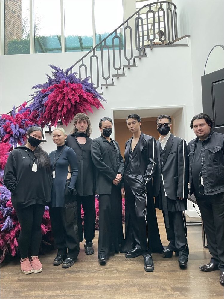 jccfishtank's tweet photo. JOHNNY AND THE DREAM TEAM 😭 https://t.co/i0SfhtBHOF