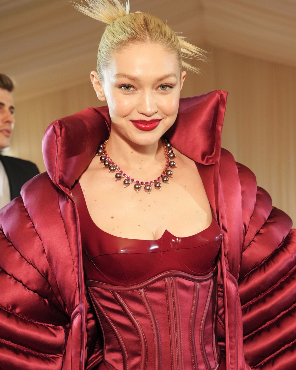 When it comes to “Gilded Glamour” at the #MetGala, more is more—just ask Gigi Hadid.

See all tonight's looks: vntyfr.com/ENg8ZYj