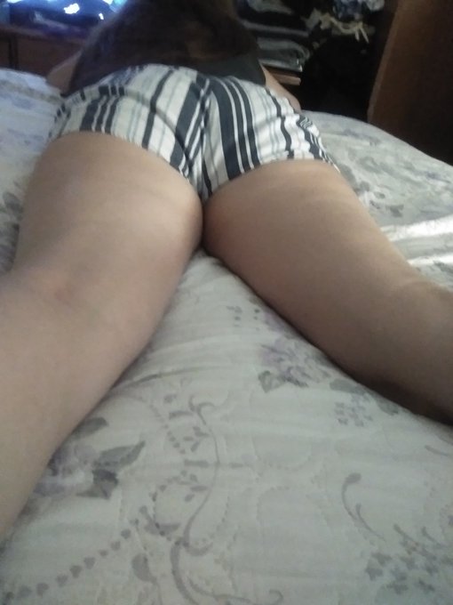Like my shorts? https://t.co/4ojBLJGvUD
