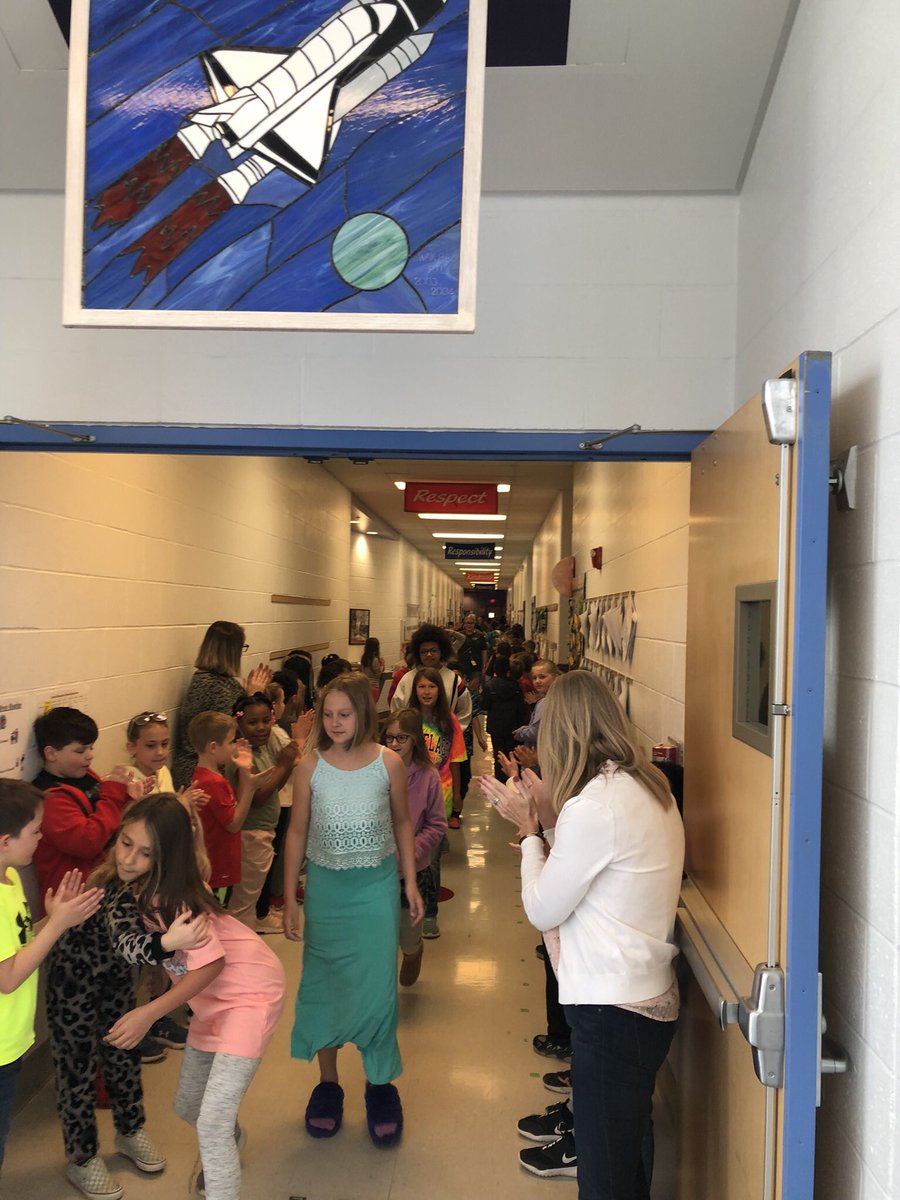 cedrjohnson's tweet photo. MAP-Clap 2022.
What a way to celebrate our 3rd and 5th graders as they start MAP testing. #ceproud #CEStingrays. #zapthemap #cepride https://t.co/0LtSxJ5Umz