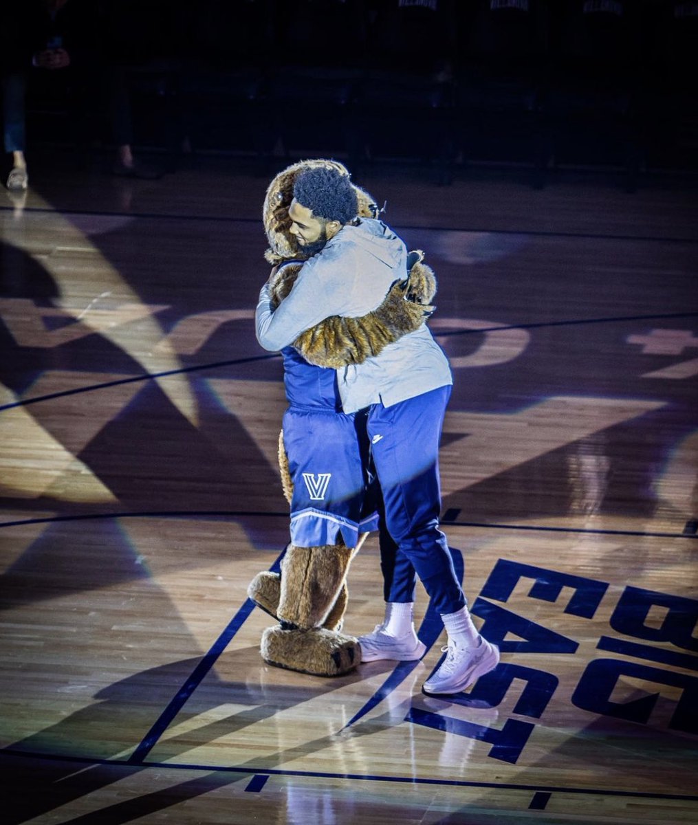 Will D. Cat tweet media