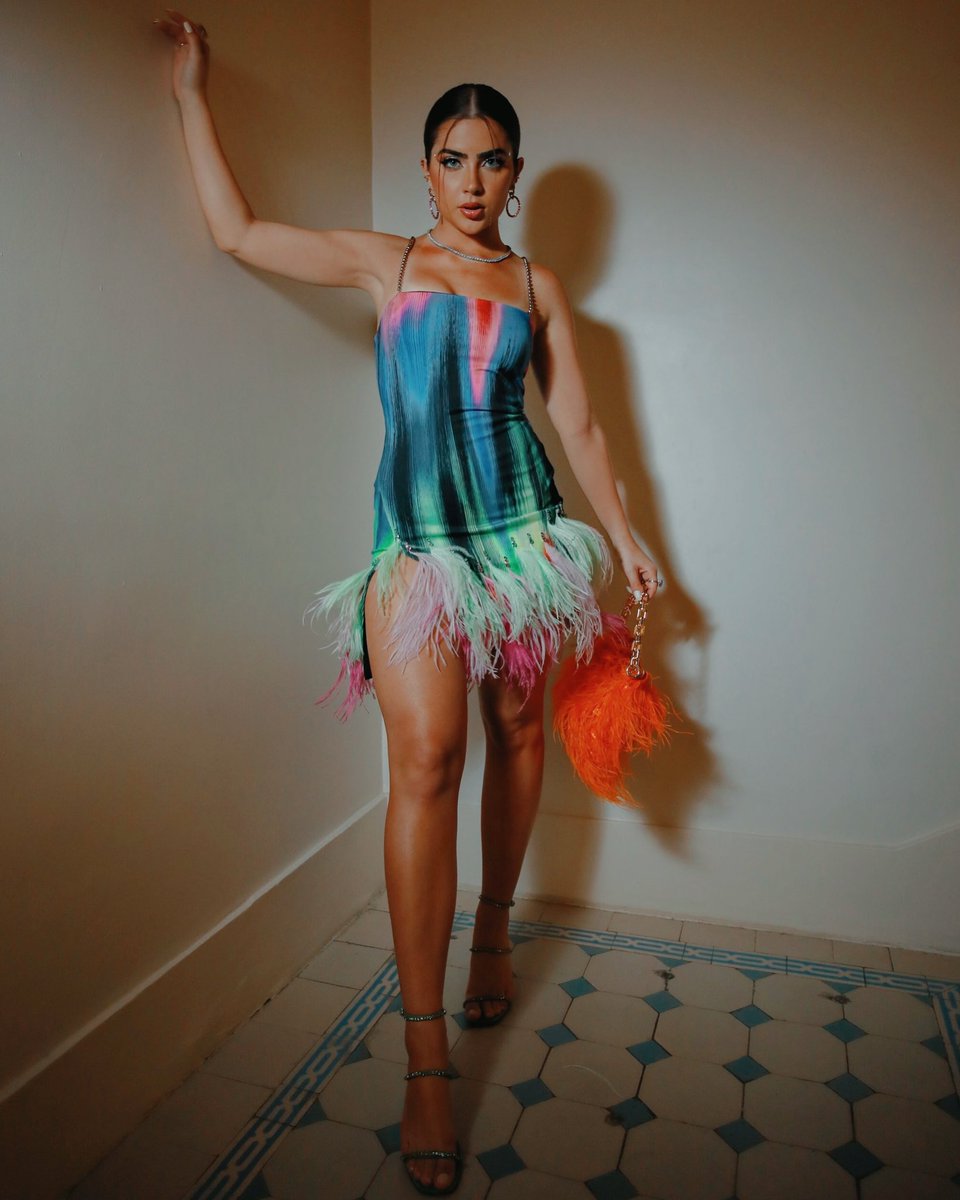 WONDERFUL! Jade Picon bets on a fitted dress with feathers for #BaileDaVogue2022. Did you like the look?  #MetGala #JadePicon