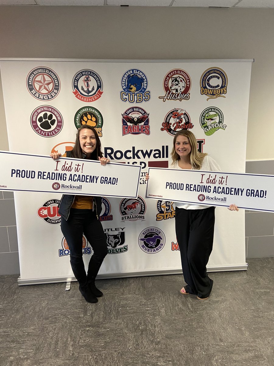 dwheeler's tweet photo. Graduated Reading Academy with the best of the best! ❤️love my girl ⁦@mrs_dpatterson⁩ https://t.co/ed8WOakGsC