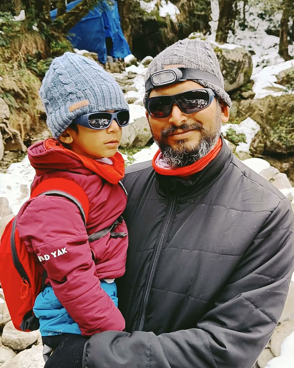 A son is the clearest reflection of his father in the world
.
.
#papa #bapuji #bapu #baputerekarke #bapu👑 #baapujindjaan❤️ #bapuzimidar #mountains #mountain #mountaineagle01 #heyanshkumar #Training