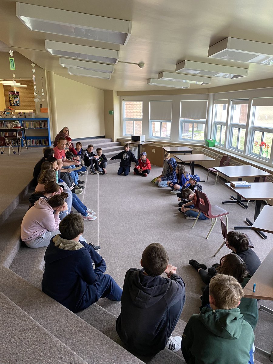 Today <a href="/Mrs_Grosskleg/">🇨🇦 Grade 6 Champlain Dragons</a> ‘s class participated in a sharing circle <a href="/CDPSDRAGONS/">Champlain Discovery</a> facilitated by SSC <a href="/DerekTackney/">Derek Tackney</a>. In these twice weekly circles, students share personal and academic goals and check in with each other. #MentalHealthMatters  #MentalHealthWeek #empathy