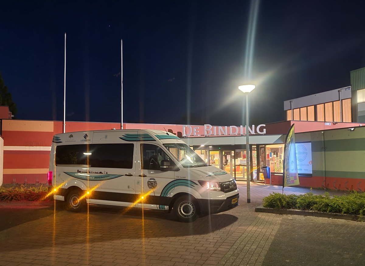 wensambulancenn's tweet image. Hedenavond waren we te gast in #OudePekela #debinding. Op uitnodiging van de EHBO vereniging werd er een Presentatie gegeven door vrijwilligers Sigrid en René. Bedankt voor jullie gastvrijheid.👍