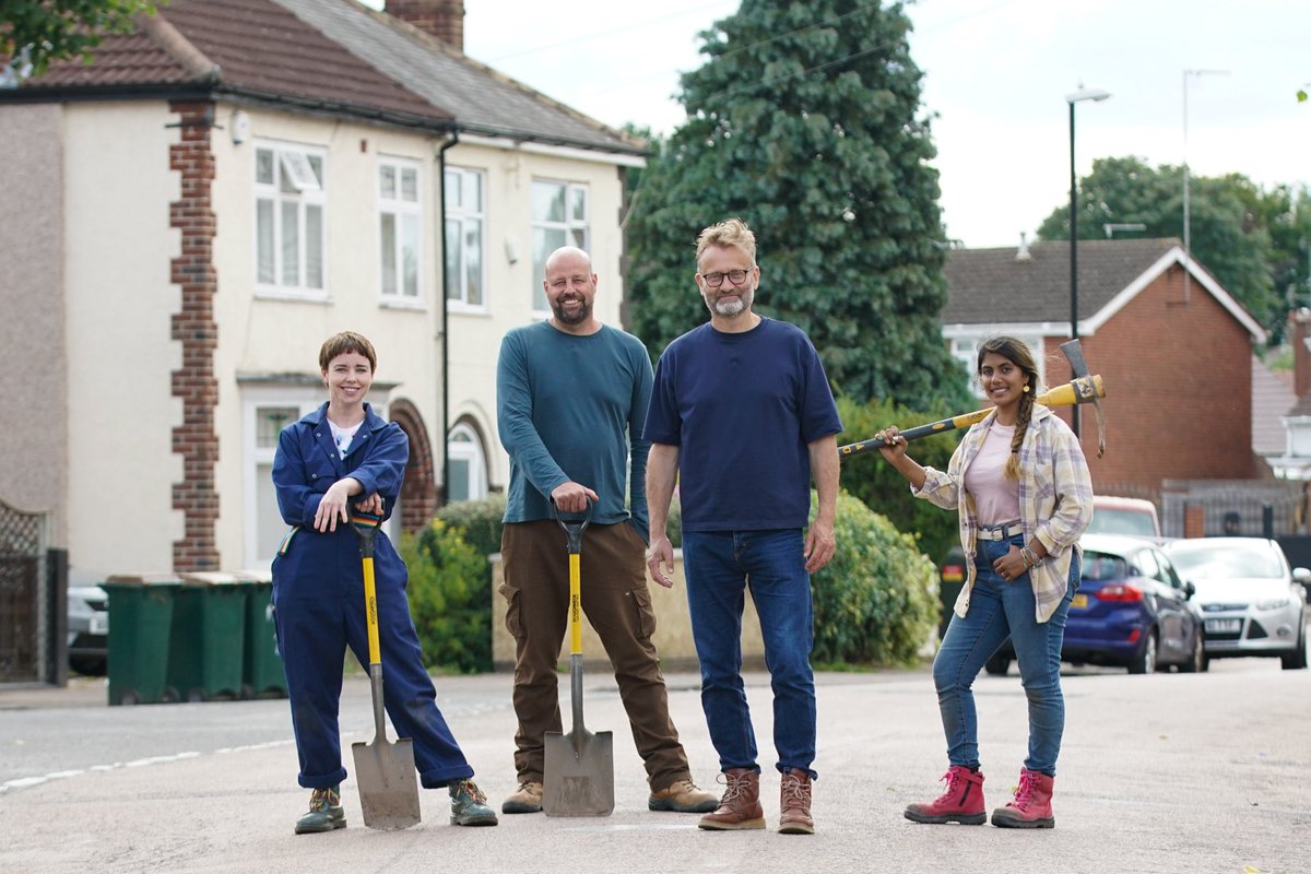 Next week, the series finale… and it has everything! Monks, mead, moats and @don_o_meara ! #greatbritishdig