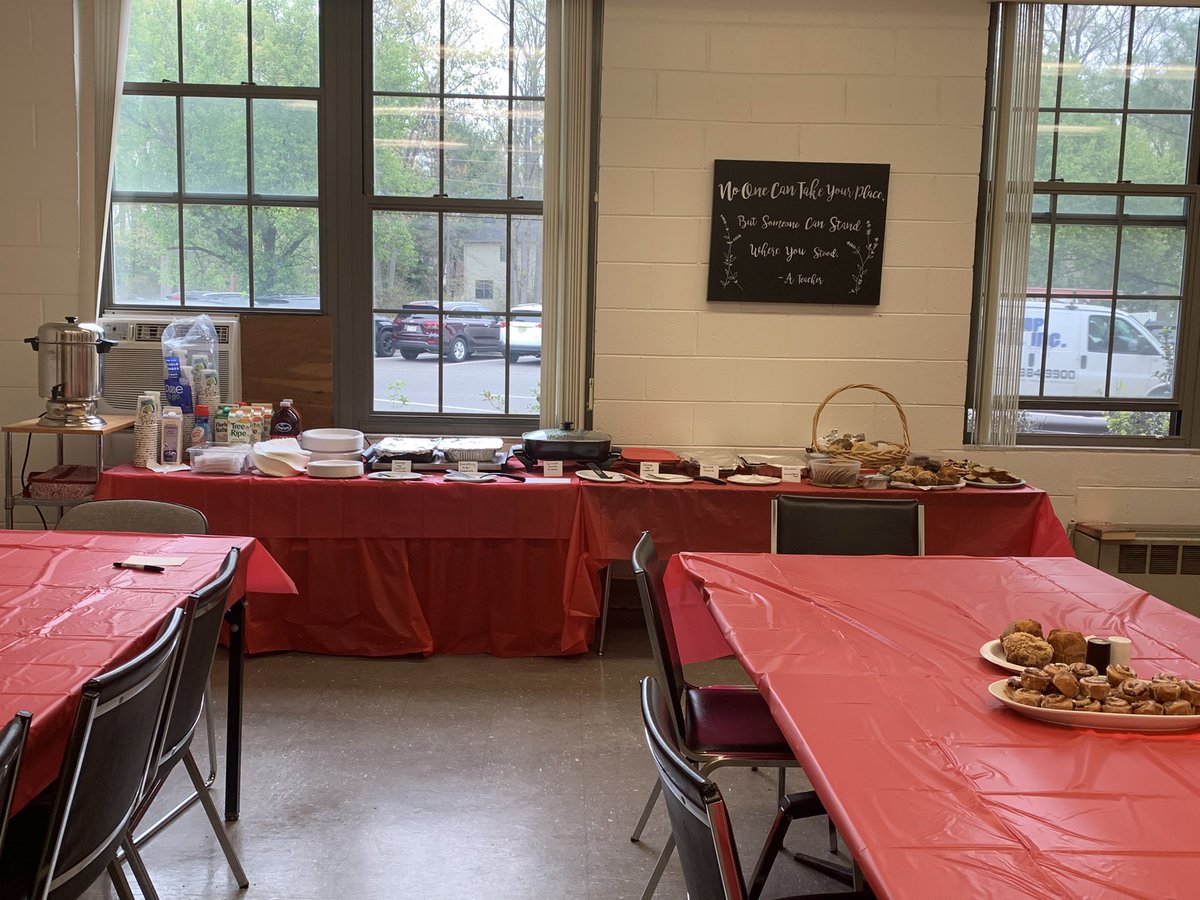 rnigro1207's tweet photo. Celebrating Principal’s Day with a nice breakfast #principalappreciationday @cfzimmerman @wedgwoodwtps @SuperintendWTPS https://t.co/if8cgWuAfV