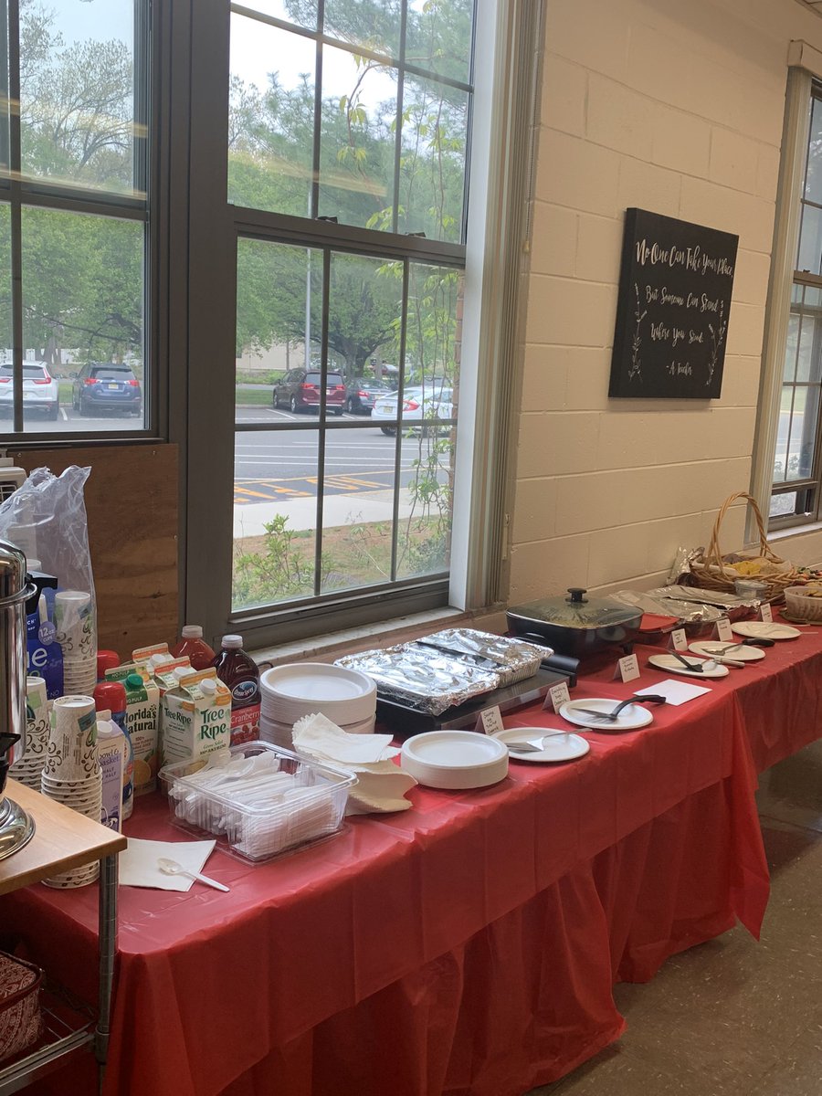rnigro1207's tweet photo. Celebrating Principal’s Day with a nice breakfast #principalappreciationday @cfzimmerman @wedgwoodwtps @SuperintendWTPS https://t.co/if8cgWuAfV