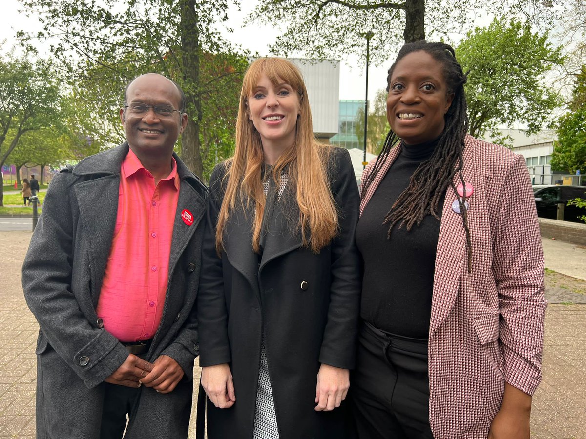 AppuDhamodaran's tweet photo. Fantastic turnout to welcome @AngelaRayner deputy leader of the labour party join our campaign to support @ValShawcross Mayoral candidate and councillor candidates @KolaAgboola3 @MarketingproBen @SangeetaGLabour @VickyNewt #VoteLabour ##NewDirectionForCroydon https://t.co/rIAYYIC0zj