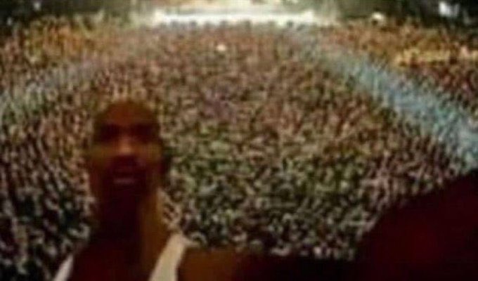 louefriend's tweet image. eu depois de vender a minha casa e toda a minha família pra ir no show do harry styles em Nova York: