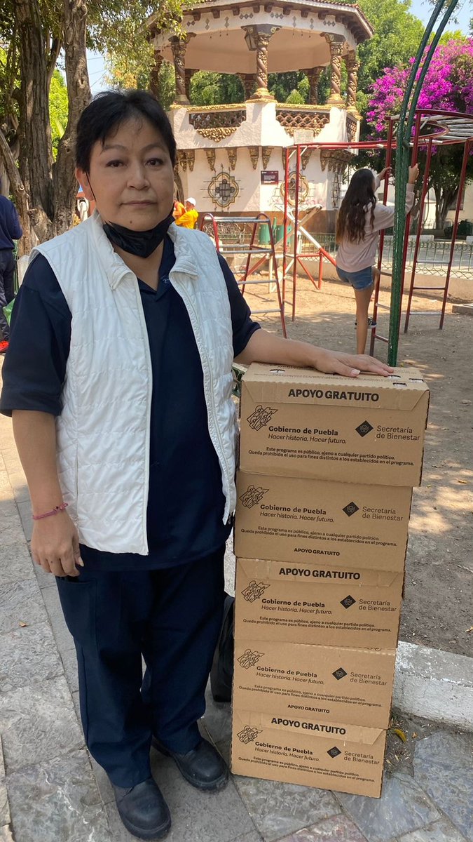 Bienestar_Pue's tweet photo. Con la entrega de producto lácteo, refrendamos el compromiso con las y los poblanos de contribuir en la economía familiar, así como de llevar una mejor alimentación. 

El @Gob_Puebla, es cercano a la gente. https://t.co/a41wNu0Dk4