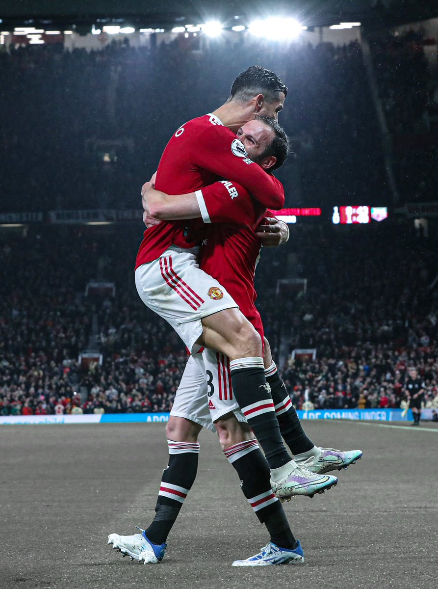 Medy_Nassoro's tweet photo. Thanks for the memories ❤❤ @juanmata8 #Matic31 https://t.co/CYWRNmO1Ox