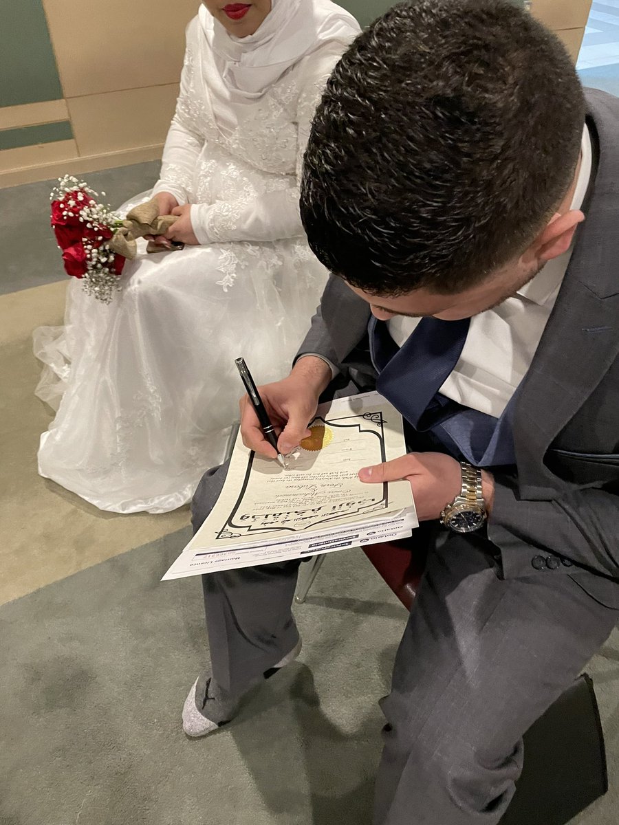 Imam_Services's tweet photo. Double ‘Eīd for Omar and Fern. Congrats on getting married on ‘Eīd day. A pleasure to have officiated the ceremony. #marriage #nikah #Eid https://t.co/gL8ipvGtEx
