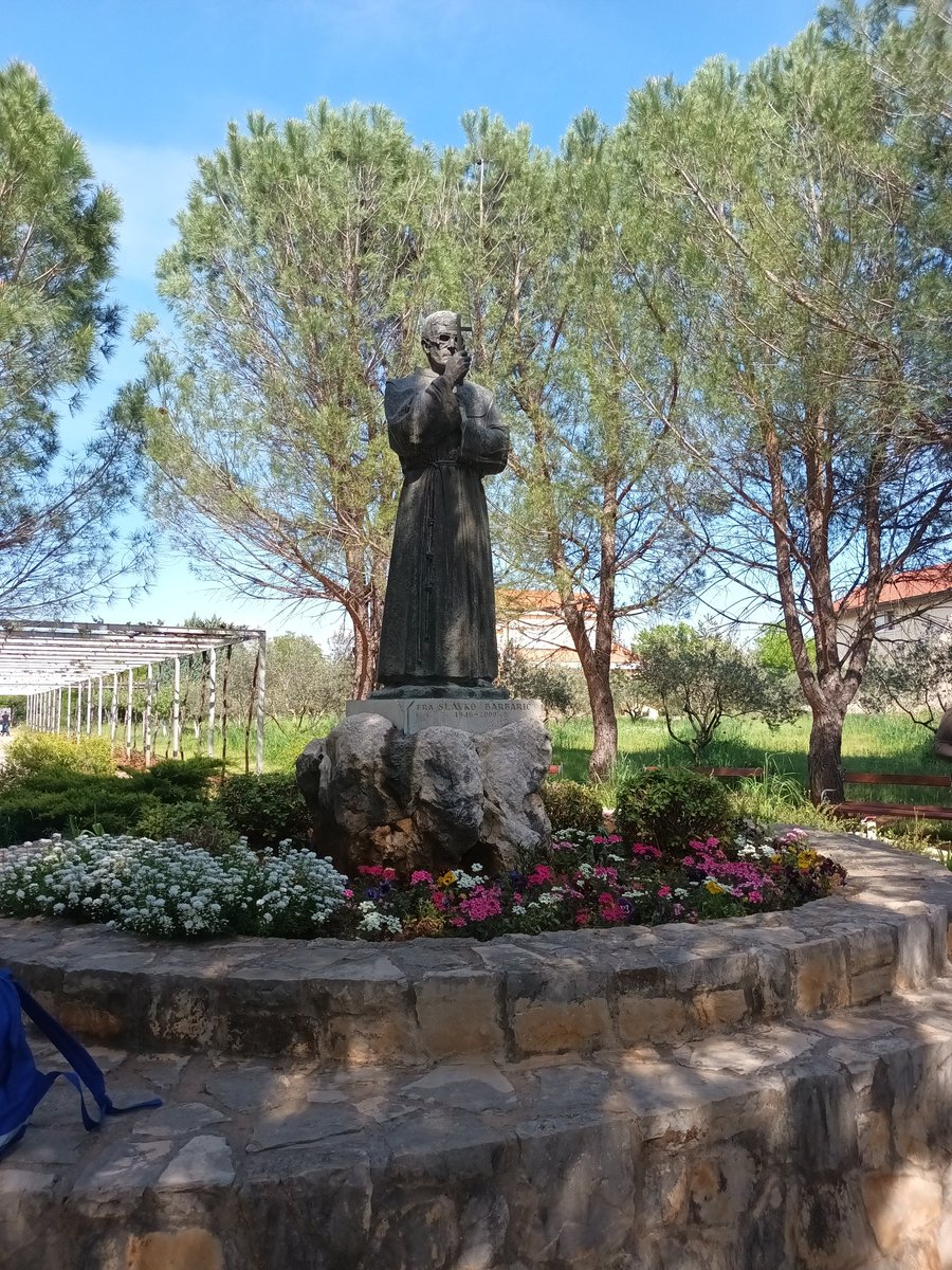 Johanca_4me's tweet photo. Še zadnji 🇸🇮#Utrinki 💙💛 z romanja🙏 https://t.co/uPliXOp9bU