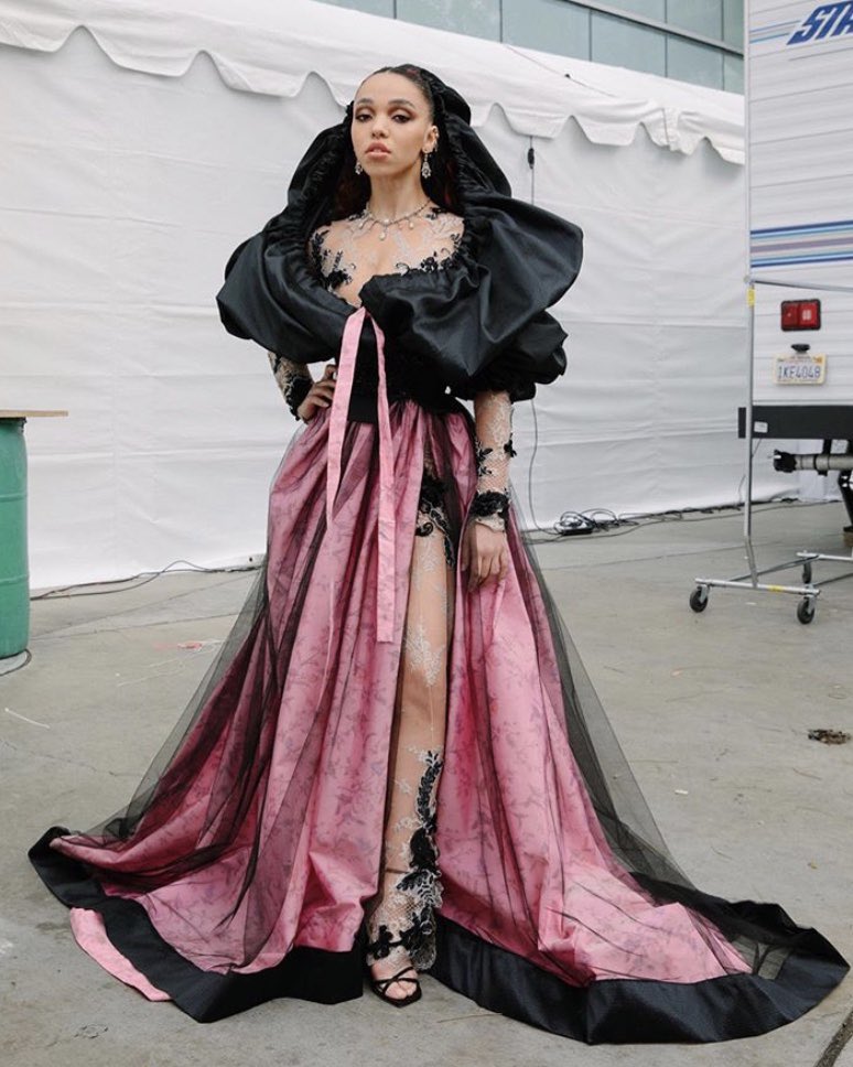 fka twigs needs to make an appearance at this years met gala “gilded glamour” like that is literally her brand