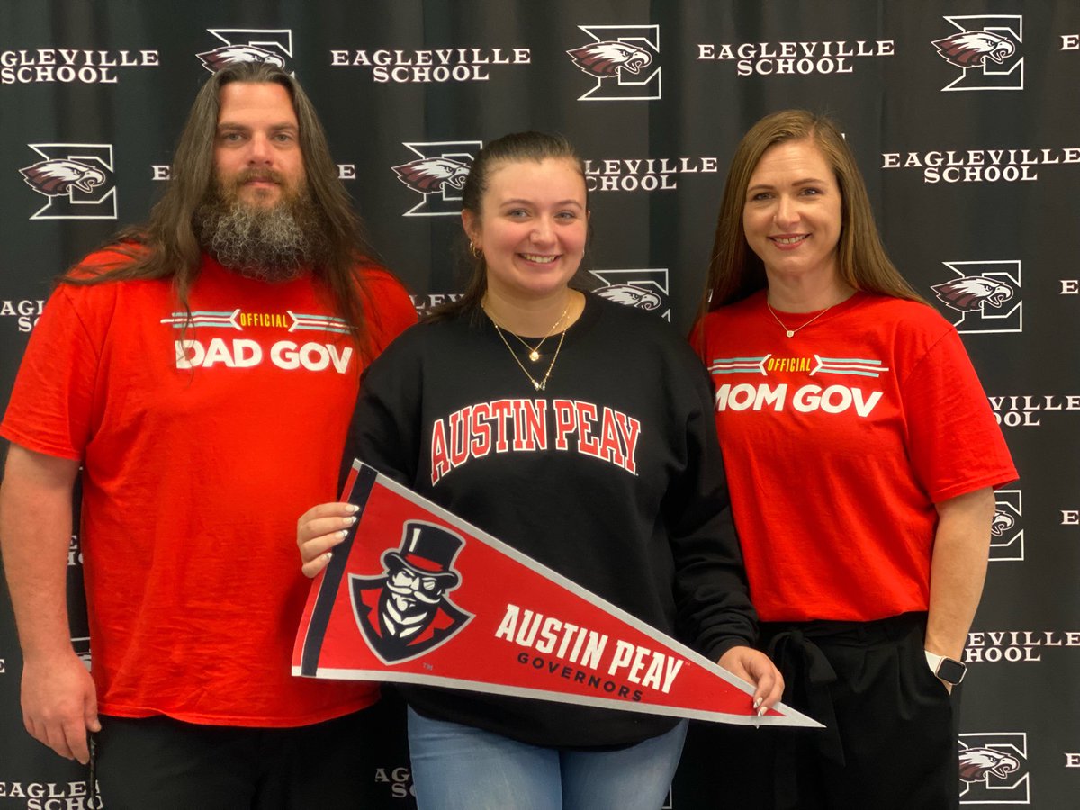 TibbsEAG's tweet photo. I am blessed to be a part of this school! I got to experience our 1st Signing Day as a faculty member &amp; a parent. Love celebrating our seniors! They are amazing. Thank you Mrs. Bryan for all your hard work! @Tim_PedigoEAG @EAGbrownj #ehsco2022 https://t.co/MVL5ioPcAJ