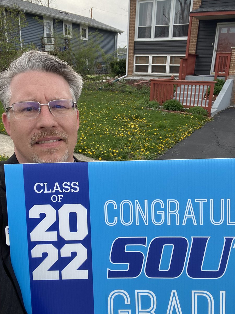 Proud to deliver signs congratulating our <a href="/DownersSouth/">DGS</a> 2022 graduates!
#DGSPride