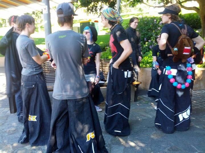blobitech's tweet photo. The day these pants come back is when society finally heals
#phatpants #rave https://t.co/1Ef92BAcfd