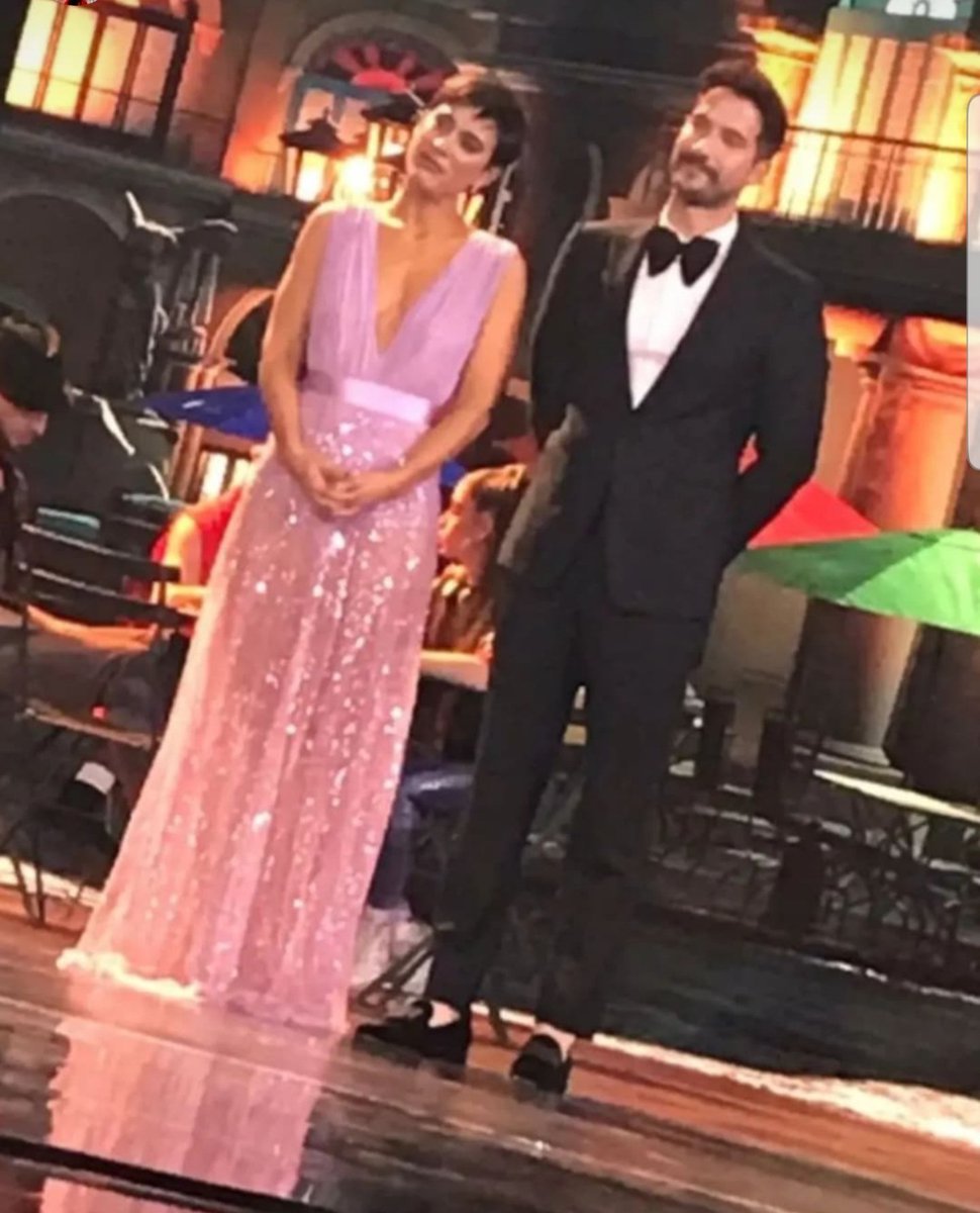 TCharleimy's tweet photo. Pero que cosa más bella 💞 
Carlos y Caro

#LaReinaDelFlow2 https://t.co/iWRtznpHJN