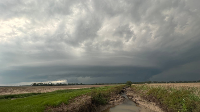 KATVNews's tweet photo. The @NWS confirms two tornadoes hit central #Arkansas on Saturday. An EF0 near #Tull and and #EF0 near Des Arc. Check out incredible footage inside the storm near #DesArc: https://t.co/oGDmgr41Zc | #arnews #arwx https://t.co/O5e44cdEgi