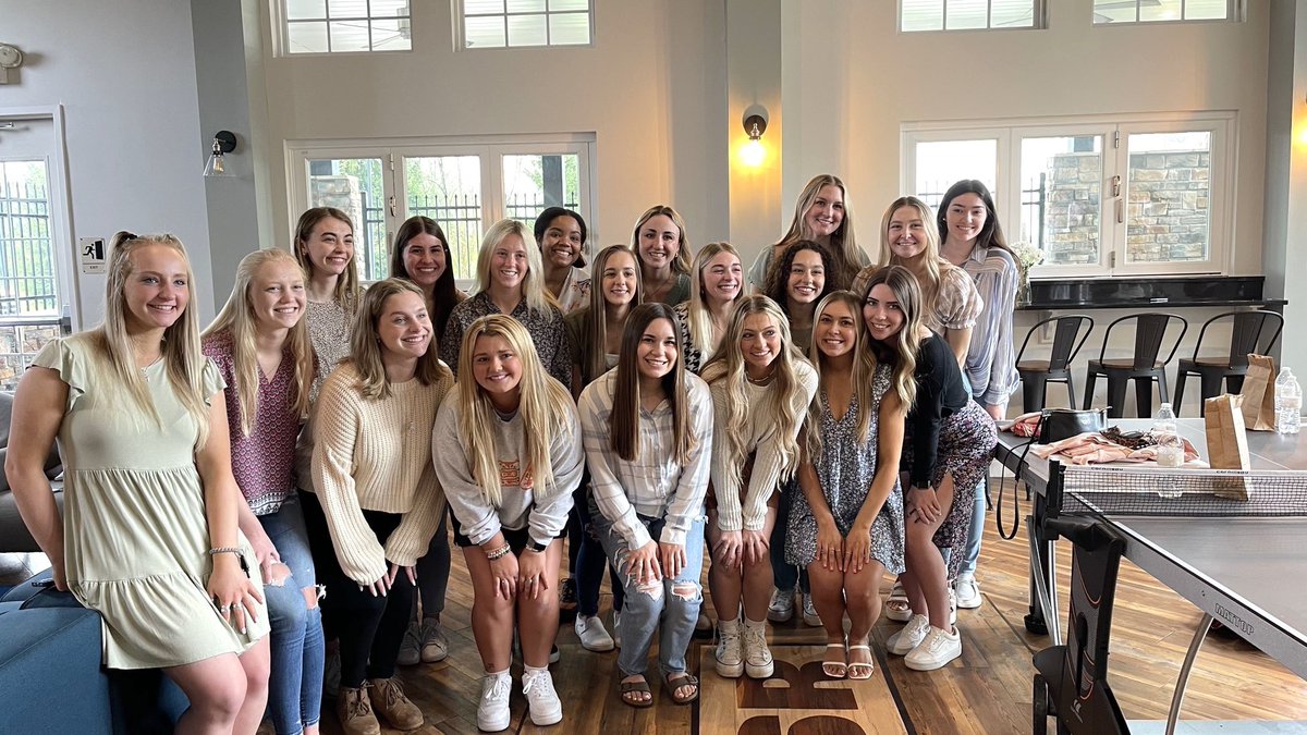 Alpha Xi Delta SRU tweet media