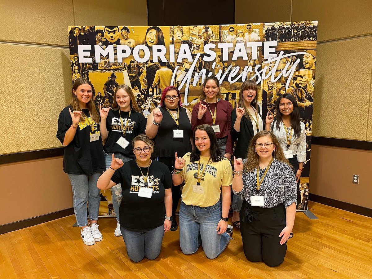 Pictures of our amazing Communication students during Research and Creativity Day! 

#EmporiaStateUniversity #ESUComm #CommunicationDepartment #EmporiaKS #FlintHills #College #researchandcreativityday