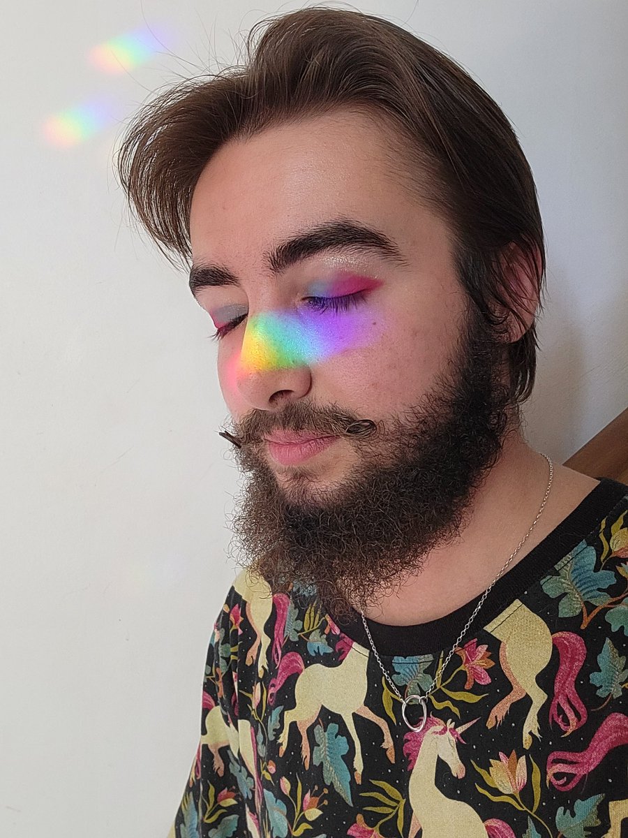 AltaredHuman's tweet image. Feeling very gender non conforming today. Hoping to meet some new friends on #queer twitter!