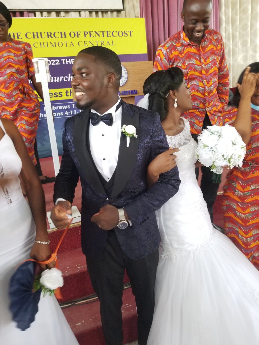 niidarku_ankrah's tweet photo. My bro who said he did 100 straight press up reps (with no rest in between) got married today. Congratulations @JoshNiiArmah 
God bless your union bro..Have a blissful married life. In His Light..🔥 https://t.co/4biowVfCzQ