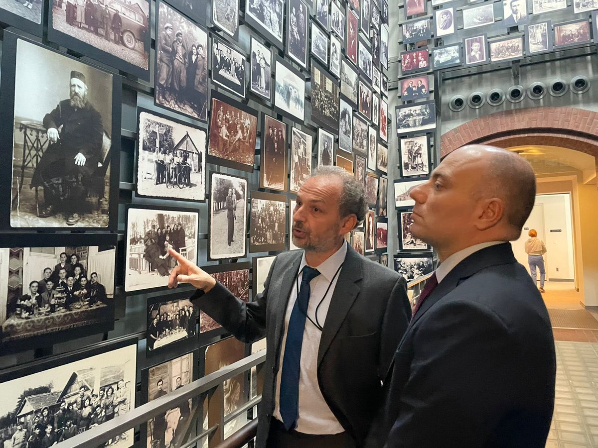 Anar_Karim's tweet photo. Very good exchange with Chair of @HolocaustMuseum Amb Eisenstatt  on #Azerbaijan’s experience of peaceful coexistence and our joint efforts against #antisemitism. We are proud of hosting one of the oldest Jewish communities in the world. Impressed by visiting museum’s exhibitions https://t.co/7zxhXBuGqz