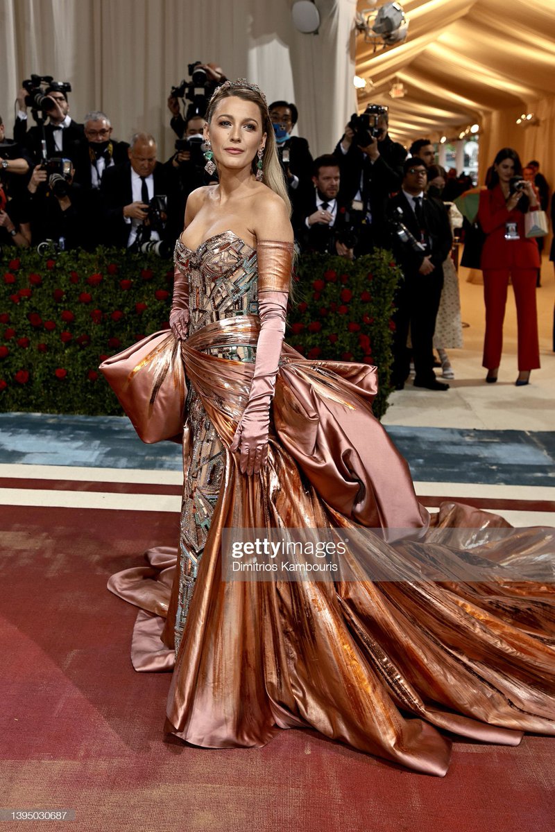 OFIARUJE TOBIE CALE MOJE ŻYCIE
O KROLOWO NAJPIEKNISZA
GWIAZDO ZARANNA #MetGala