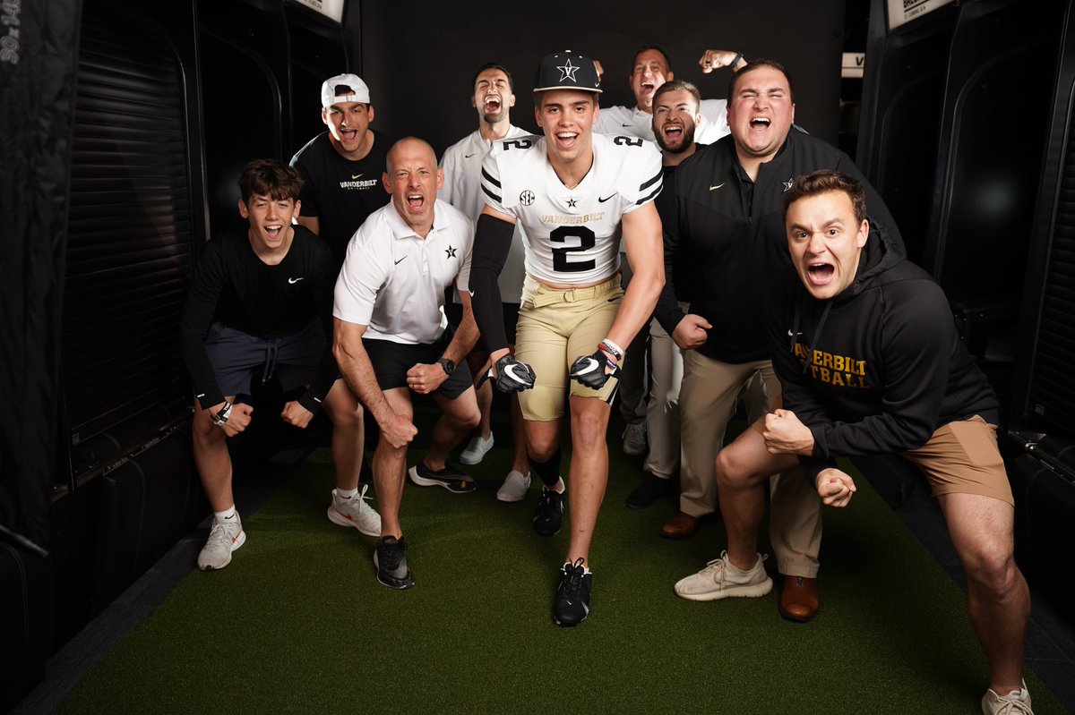 After an amazing visit, I am blessed to have received an offer from Vanderbilt University!! Anchor down⚓️⚓️ thank you <a href="/Coach_Flaherty/">Brendan Flaherty</a> <a href="/CoachLustig/">Justin Lustig</a> <a href="/bartonsimmons/">Barton Simmons</a> <a href="/Coach_Lea/">Clark Lea</a> <a href="/VandyFootball/">Vanderbilt Football</a>. <a href="/Coach_Mehleisen/">Dan Mehleisen</a>