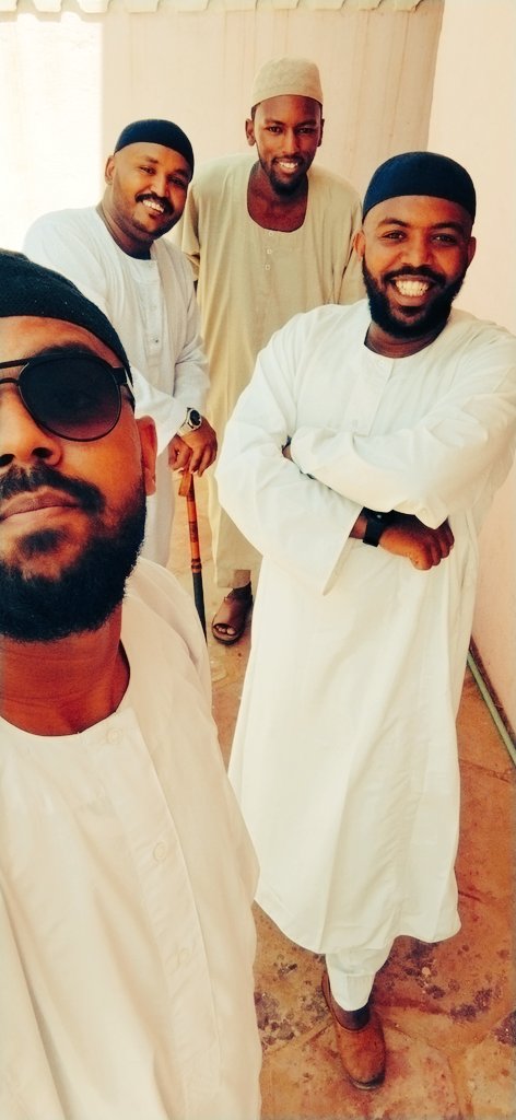 asemhasan22's tweet photo. عيد مبارك https://t.co/sqOCA7UAqd