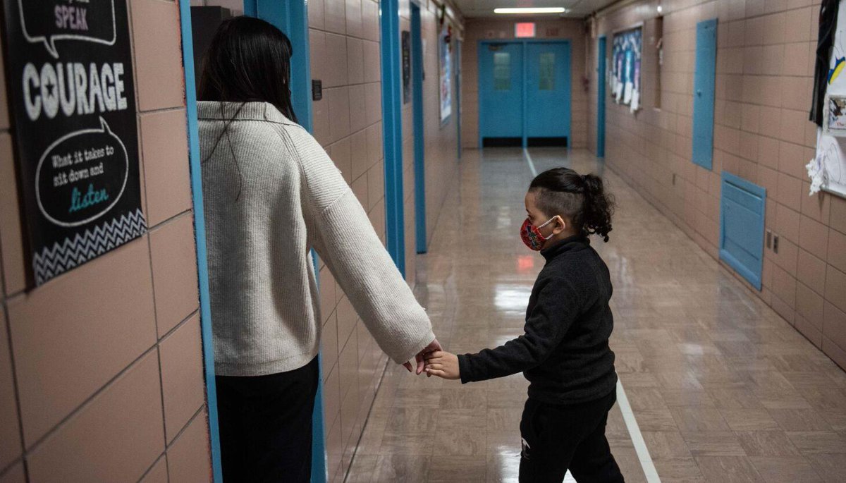 ChalkbeatNY's tweet photo. NYC’s COVID risk rises, but mask mandates haven’t to returned to K-12 schools https://t.co/2Q6BBgehls https://t.co/CxKraKWFLu