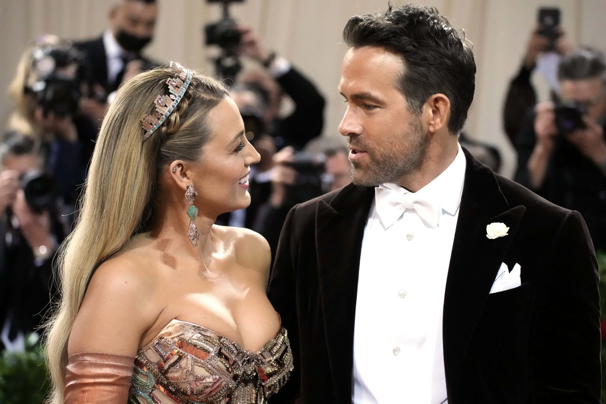 Blake Lively &amp; Ryan Reynolds have our heart #MetGala