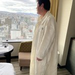 バスローブだと思って着ているのは…？奥さんのコートでした。