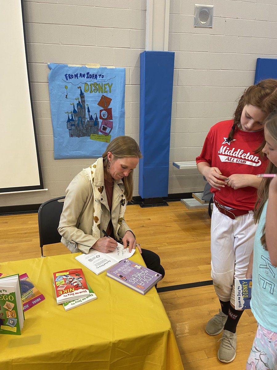 missklipfel's tweet photo. Inspired with BIG IDEAS thanks to an author visit with @LoweySichol #lastbooktourstop #inspiringfutureentrepreneurs #howemanning #gr4 https://t.co/ufTeJugymx