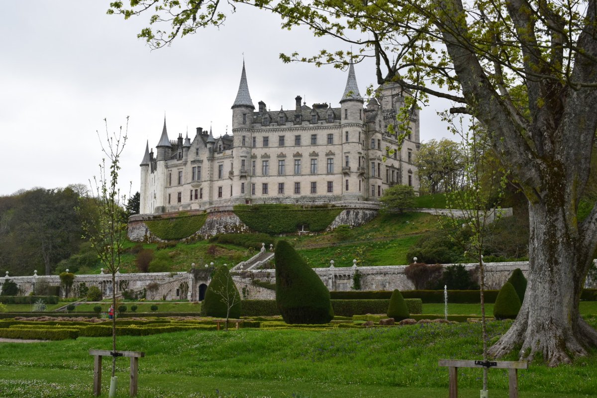 HydroScholars's tweet photo. Here we go!! Our scholar's field trip took off. We started our journey with the stunning Dunrobin castle. We are going to dive deeper into Scotland's history, geography and resources throughout the trip. Check our feed for more to come 🌊 https://t.co/3kTzG2MFGY