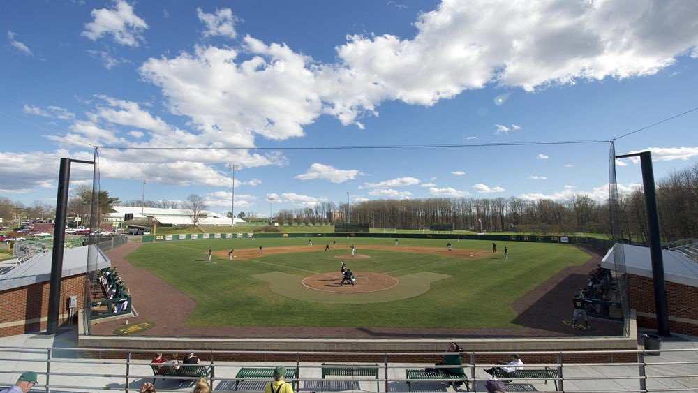 _bparks11_'s tweet photo. I am very excited to announce that I will be continuing my academic and athletic career at George Mason University! I am beyond thankful for my coaches, family, and teammates that have got me to this point. Excited to begin a new journey in my life. #RollPats https://t.co/y4F6FPkpDh