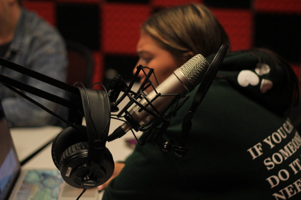 nenewsservice's tweet photo. Check out the newest episode of the student-produced “And Still We Rise” podcast featuring Desiree! #RISE #AndStillWeRise #podcast #UNL #JOMC

Listen to the trailer here: https://t.co/qLOZICy6ar https://t.co/uvuRHH0Kzc