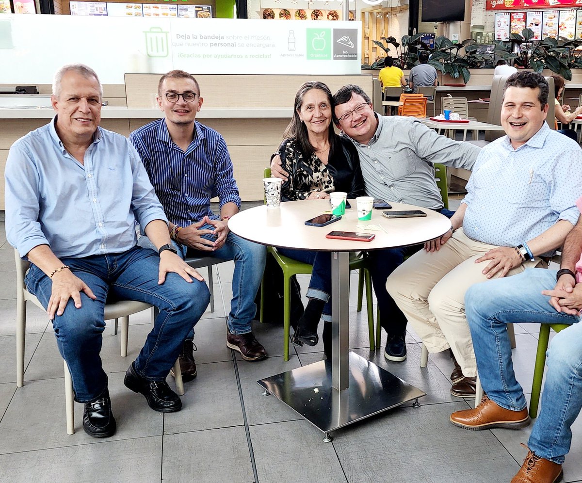 GermanBlancoA's tweet photo. (2) ENVIGADO

Avanzamos construyendo Equipo con nuestros amigos Concejales @soyconservador de los Mpios @SanVicenteFerr Nubia y Rolando + @alcaldiagranada Diego + Carlos Mario Ex-Direct CORNARE.

"Política de Período y NO de Campaña"

Lun 2 May 👇 https://t.co/IXNLl4AUJL