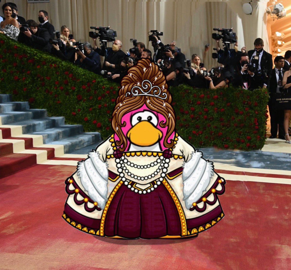 emmacpgirrl's tweet photo. just a casual look for #metgala https://t.co/4Qay6A3mAR