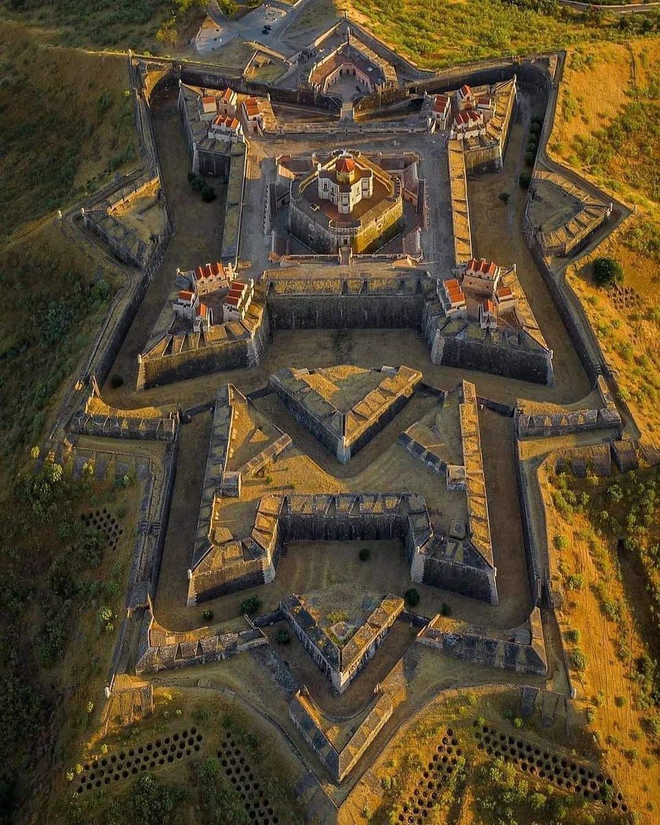 SecondContArmy's tweet photo. Artillery and aircraft really screwed up the construction of some really beautiful forts. https://t.co/4bfYO1vddx