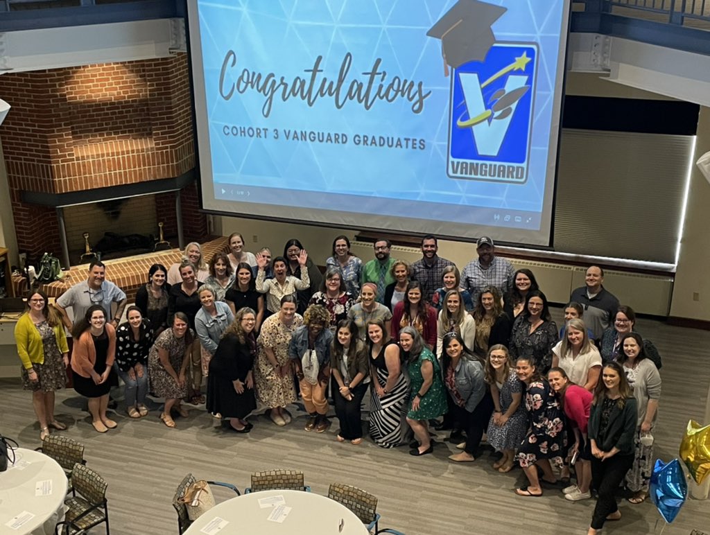 Now presenting, the 2022 graduating cohort of Vanguards!👏🏻 #FCPSVanguard #Cohort3