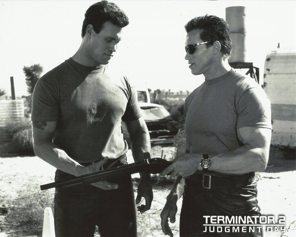 alucard8791's tweet photo. #arnoldschwarzenegger y su doble #peterkent en el set de la pelicula #terminator2 (1991) https://t.co/aR5cODoHXa